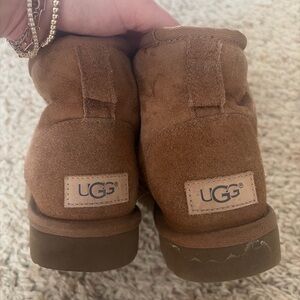 UGG boots size 7 as you can see they have been worn!!!
